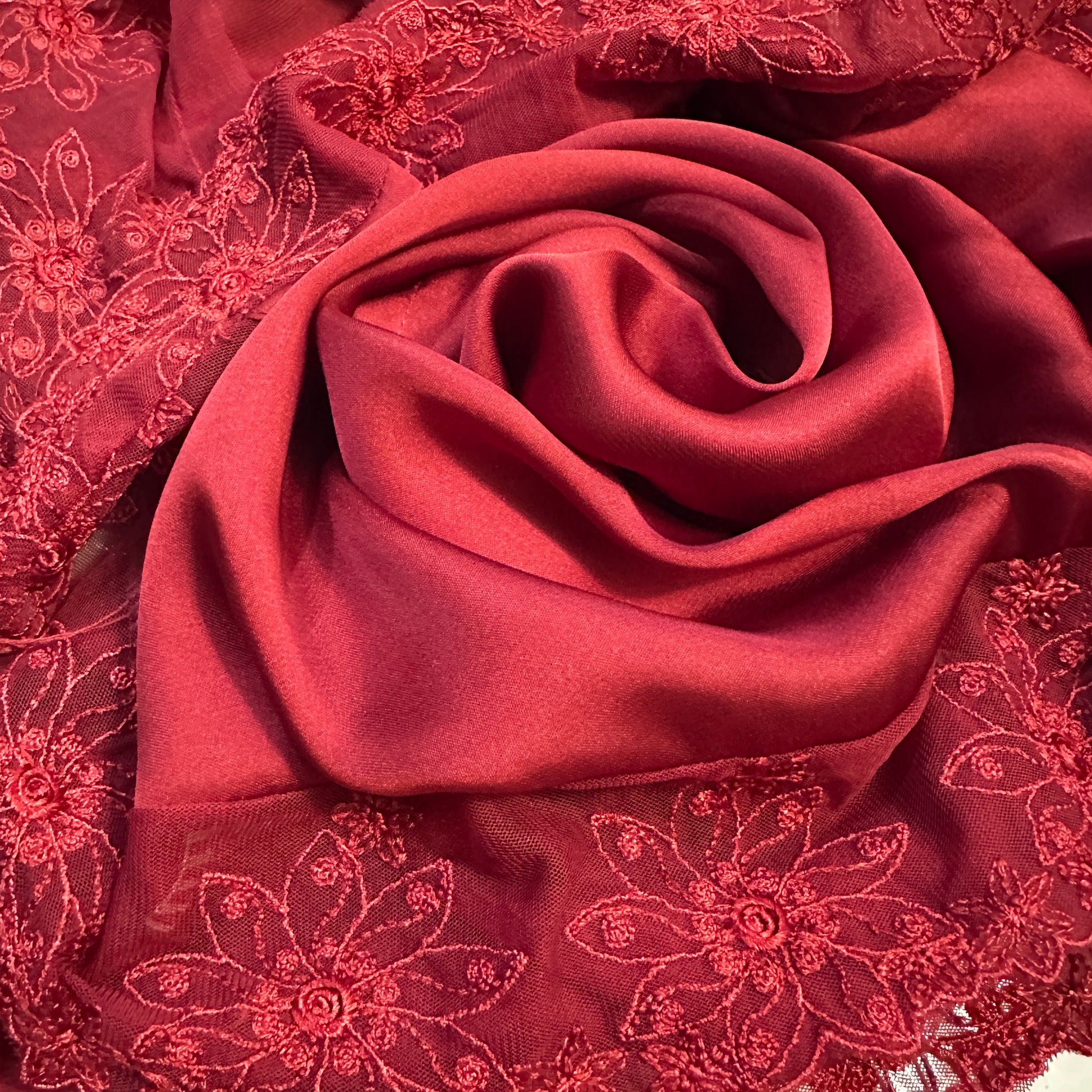 Laceella - Red